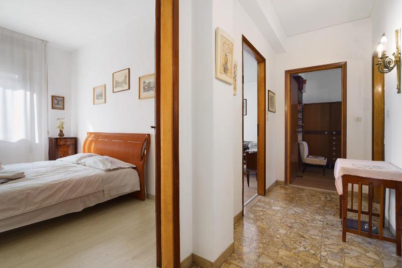 Venice Apartment - image 14