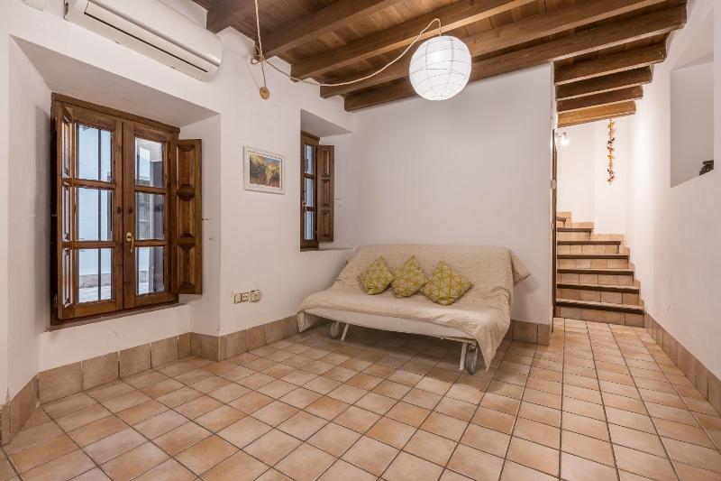 Apartment Elvira Street with Wifi - image 15