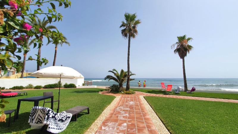 Sea Front Beach House Macarena C - image 11
