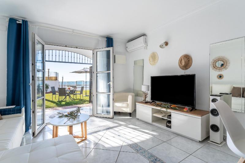 Sea Front Beach House Macarena C - image 6