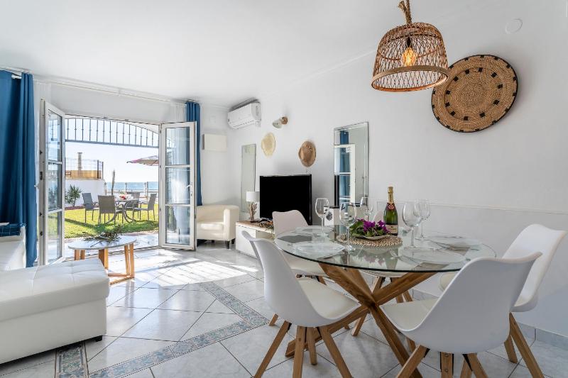 Sea Front Beach House Macarena C - image 40