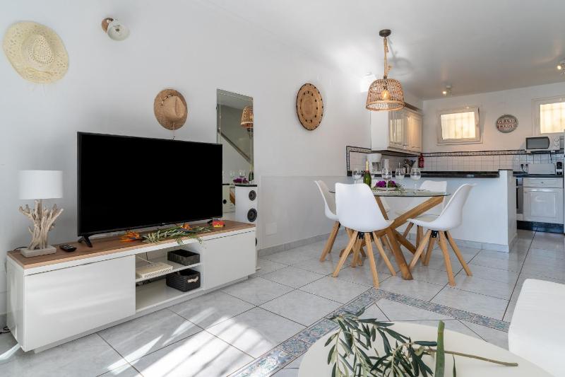 Sea Front Beach House Macarena C - image 16