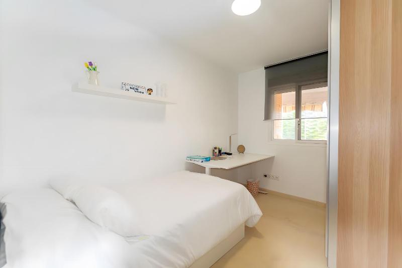 Apartment In Teatinos - image 14