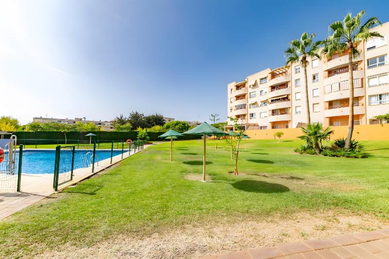 Apartment In Teatinos - image 12