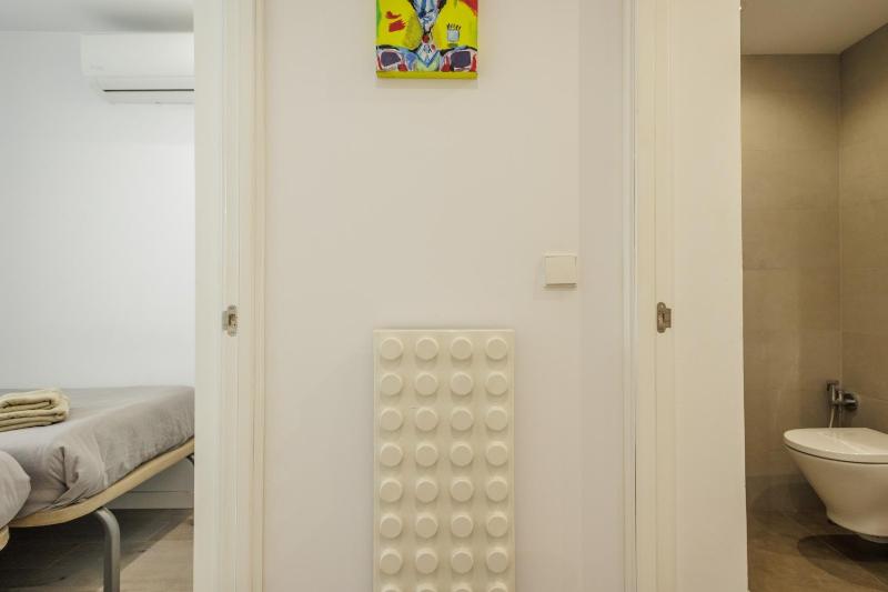 Cozy Center Apartment - image 10