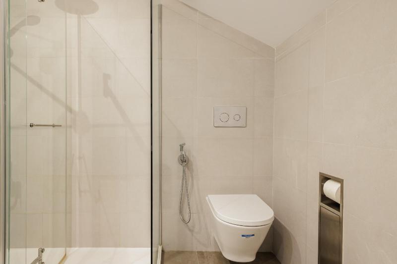 Cozy Center Apartment - image 2