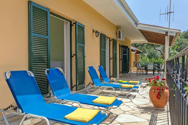 Villa Xenia by Villa Plus - image 31