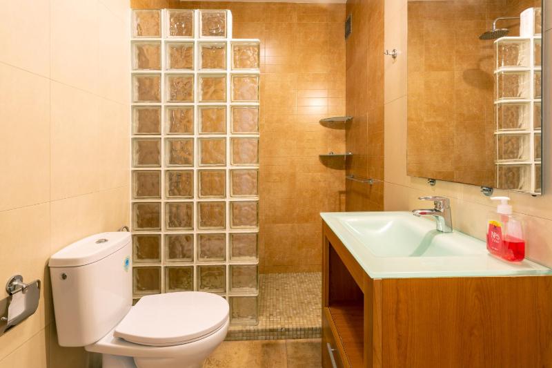 5 bedroom Villa private pool - image 28