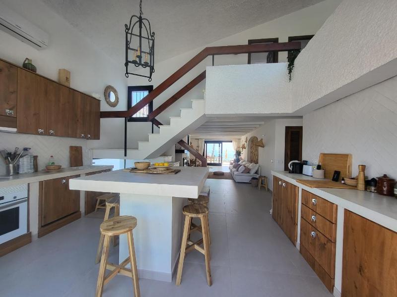 Beachfront Villa - image 11
