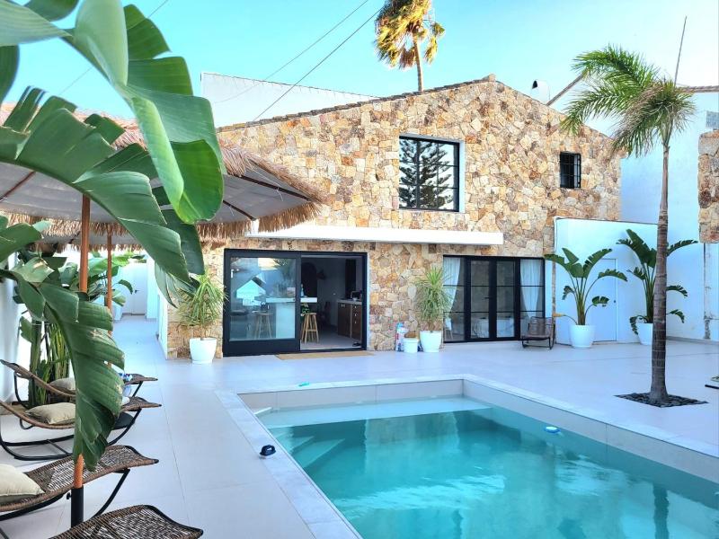 Beachfront Villa - image 22