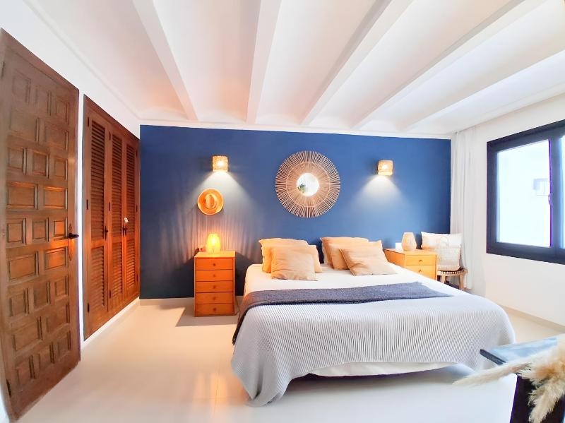 Beachfront Villa - image 10