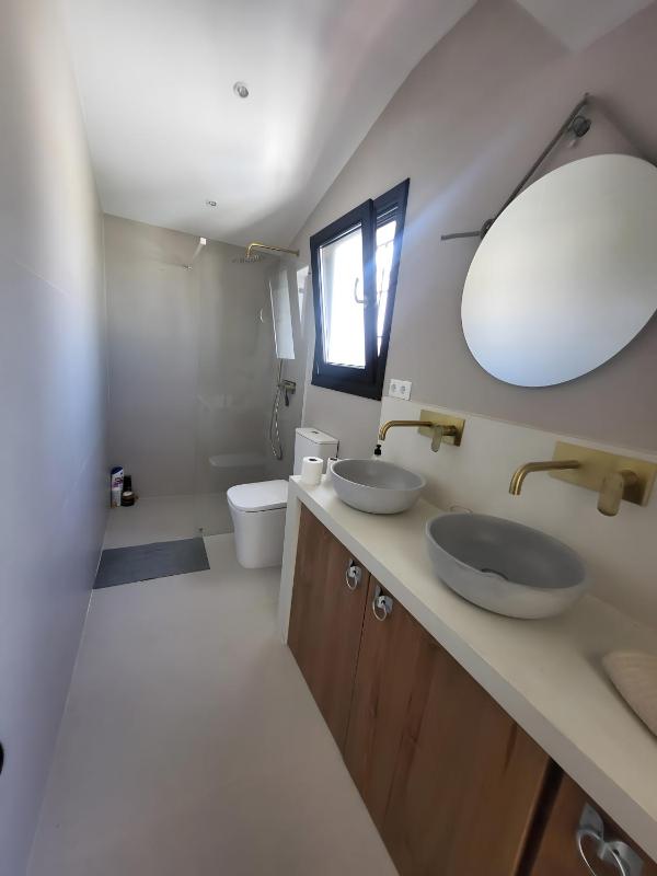 Beachfront Villa - image 29