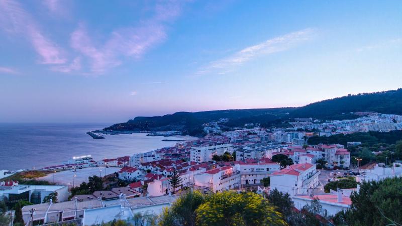 Beach House In Sesimbra - image 23