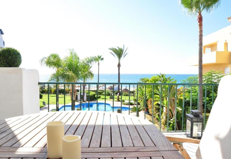 Frontline Beach Apartment - image 6