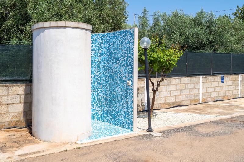 Villa Luana con piscina - image 15