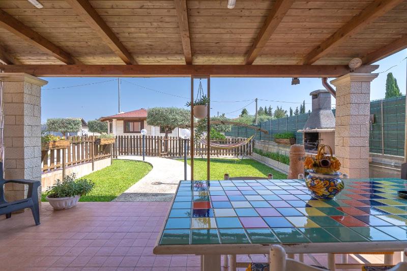Villa Luana con piscina - image 12