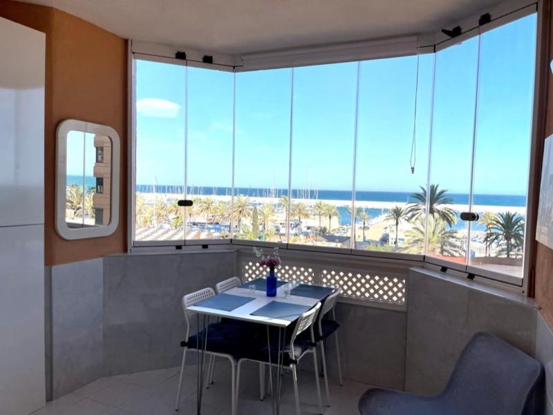 Marina view apartment - image 6