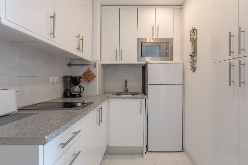 Marina view apartment - image 8