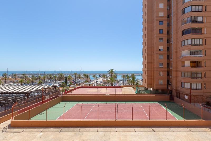 Marina view apartment - image 5
