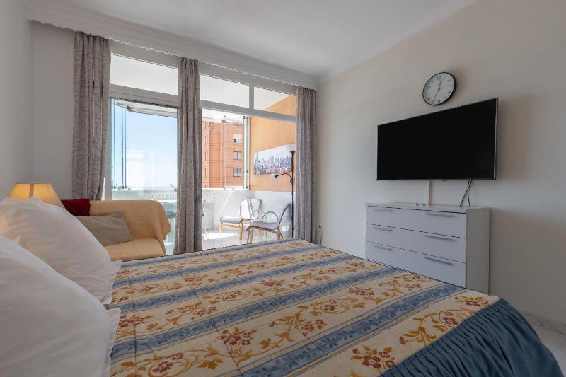 Marina view apartment - image 16