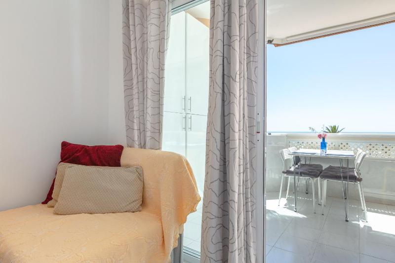 Marina view apartment - image 12