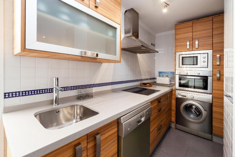 Apartamento Los Remedios Con Patio Andaluz - image 16