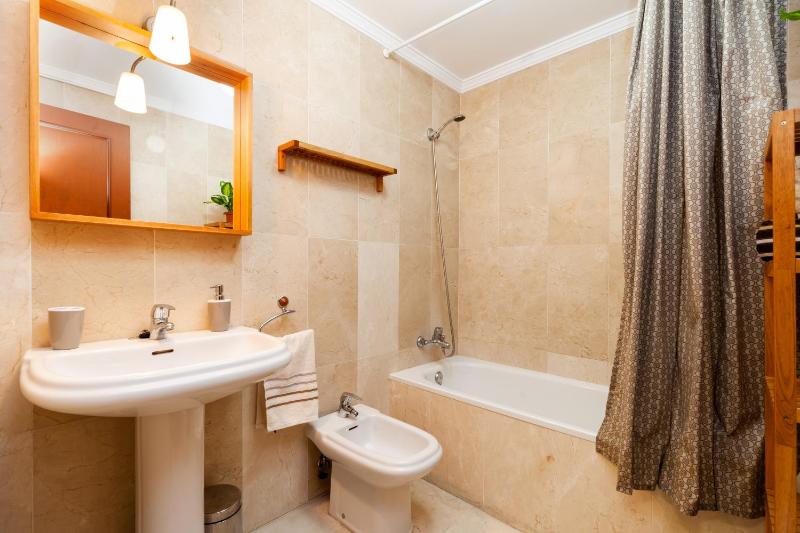 Apartamento Los Remedios Con Patio Andaluz - image 19