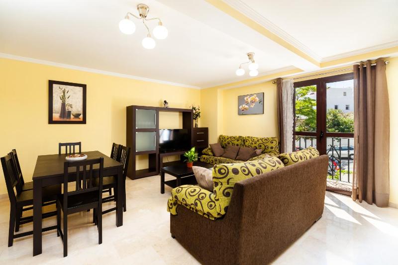 Apartamento Los Remedios Con Patio Andaluz - image 13