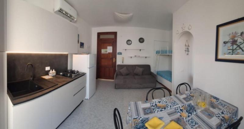 Casa Angolo di Mare - image 2