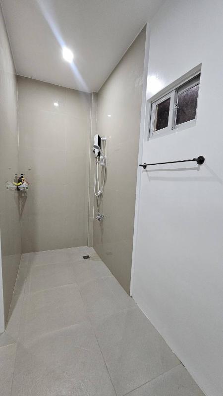 BatsonBHouse Camotes - image 2