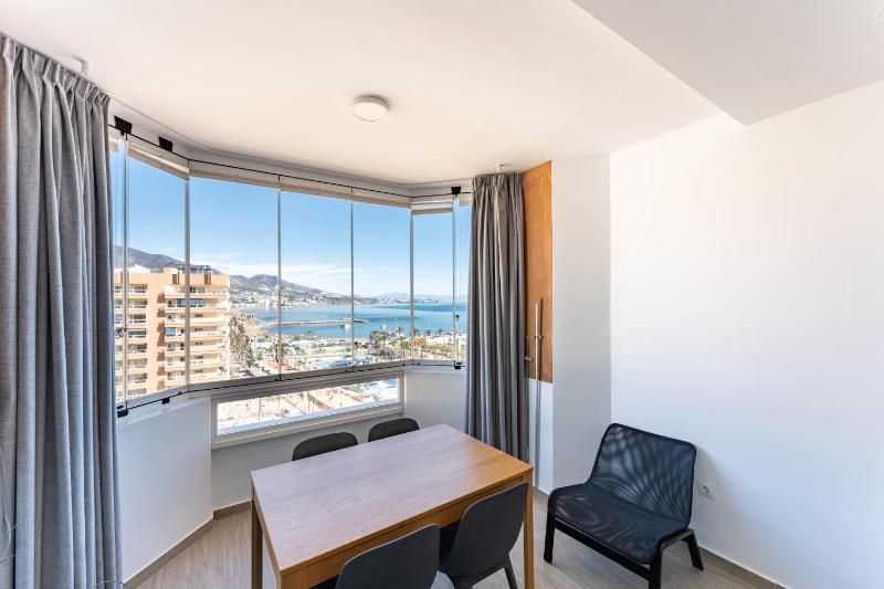 Seaview 1 bedroom modern apartment - image 16