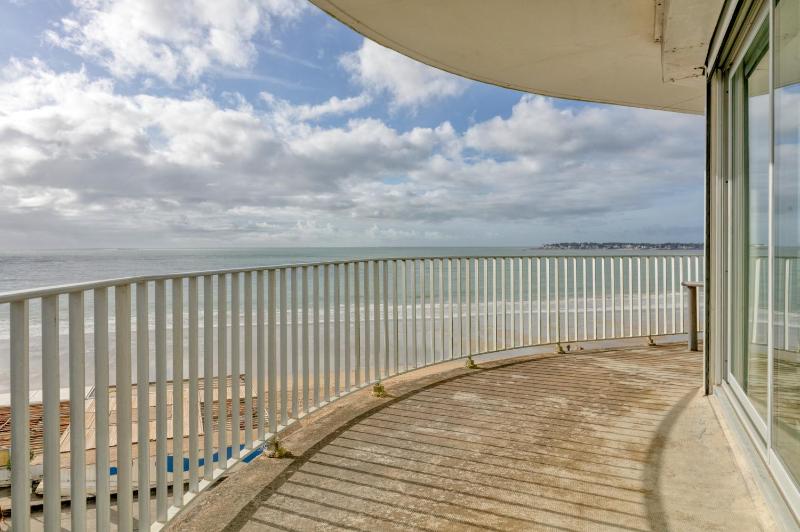 Pieds dans l'eau - Balcon vue mer - image 11