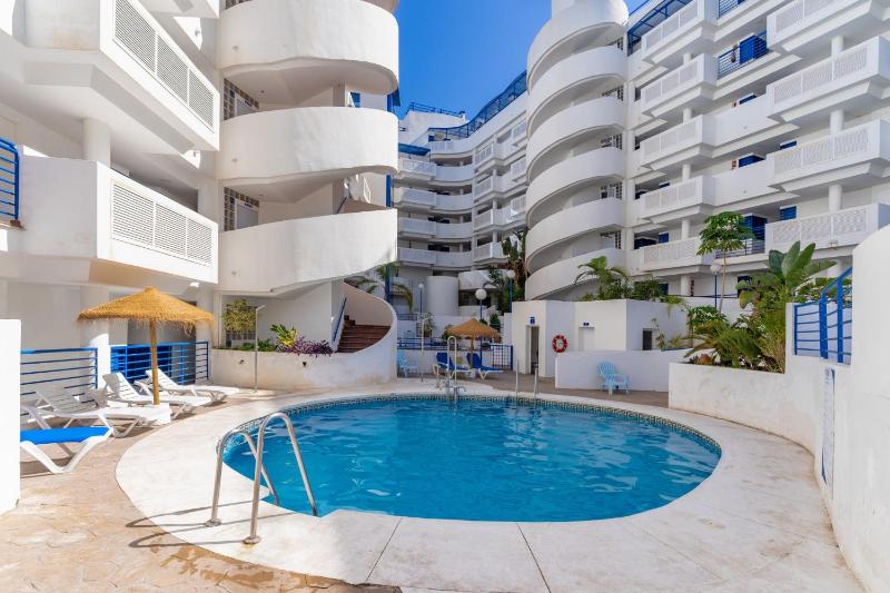 Beach Escape with Pool and Parking - image 20