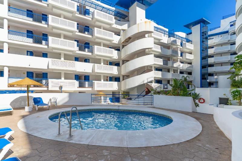 Beach Escape with Pool and Parking - image 2