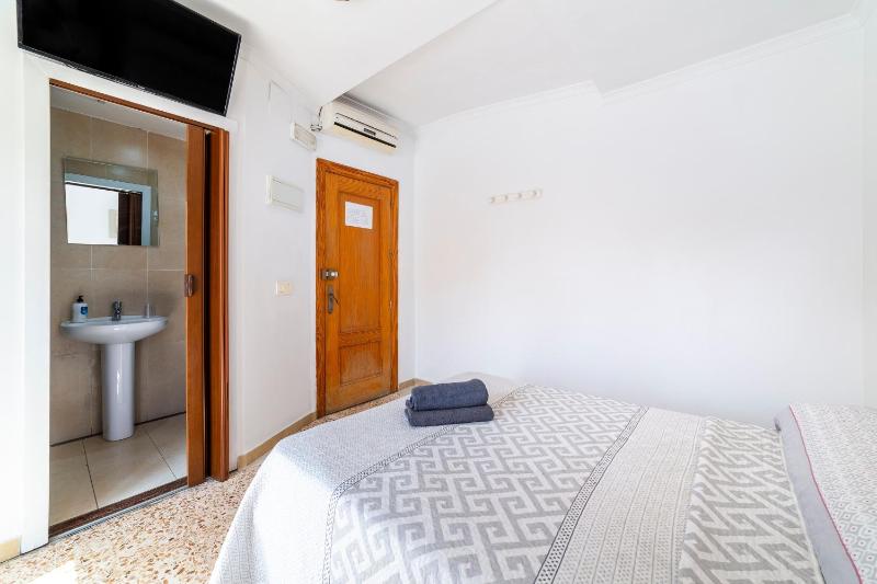 Hostal Moya - image 20