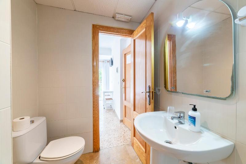 Hostal Moya - image 14
