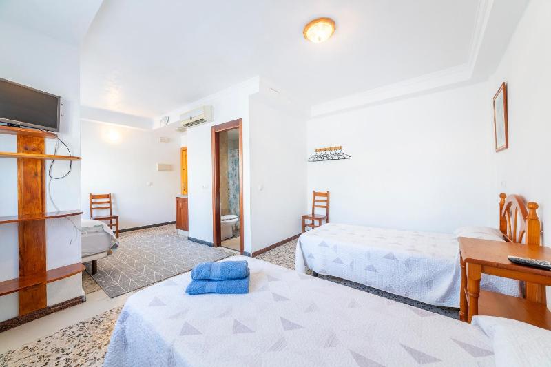 Hostal Moya - image 2