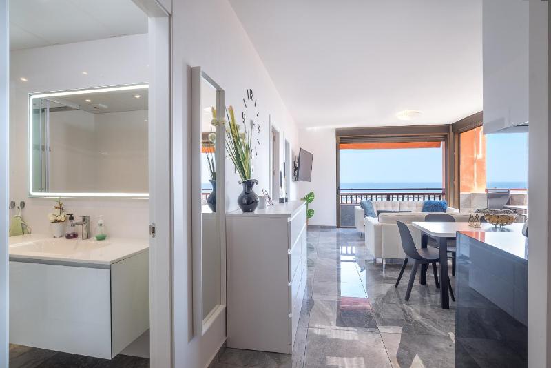Marina view two bedroom apartment - image 16