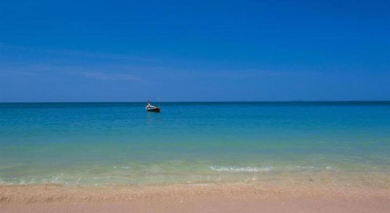 Relax Beach House - image 2