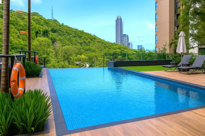 Unixx South Condominium Pattaya - image 16