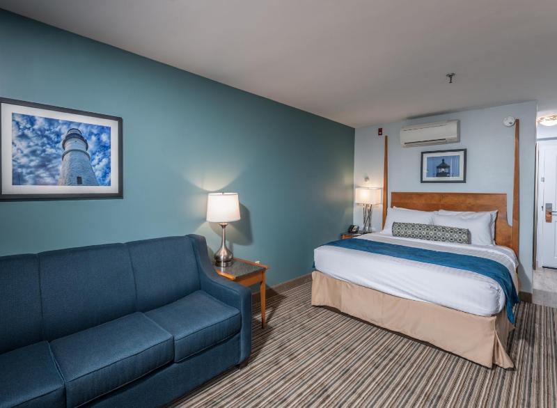 Basic King Room – Accessible image 2