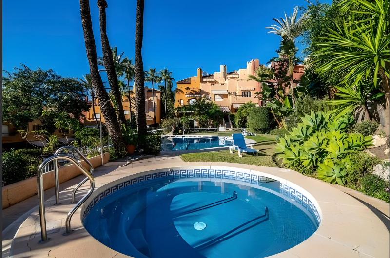 Fantastic Townhouse Aloha Na - image 1