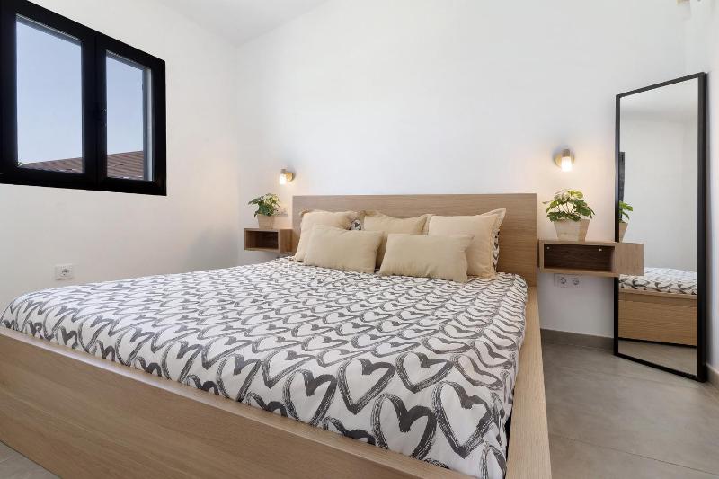 Casa Luna Kingbed and Jacuzzi - image 24
