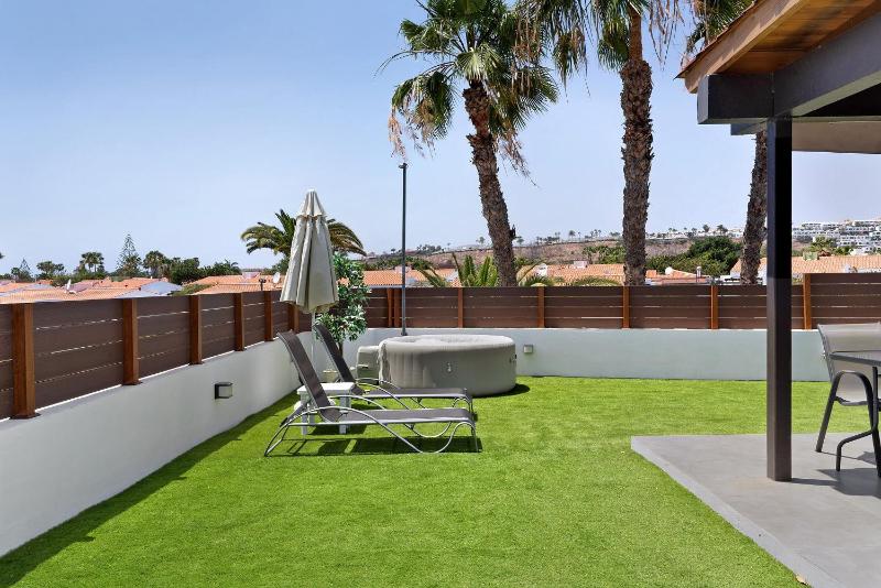 Casa Luna Kingbed and Jacuzzi - image 2