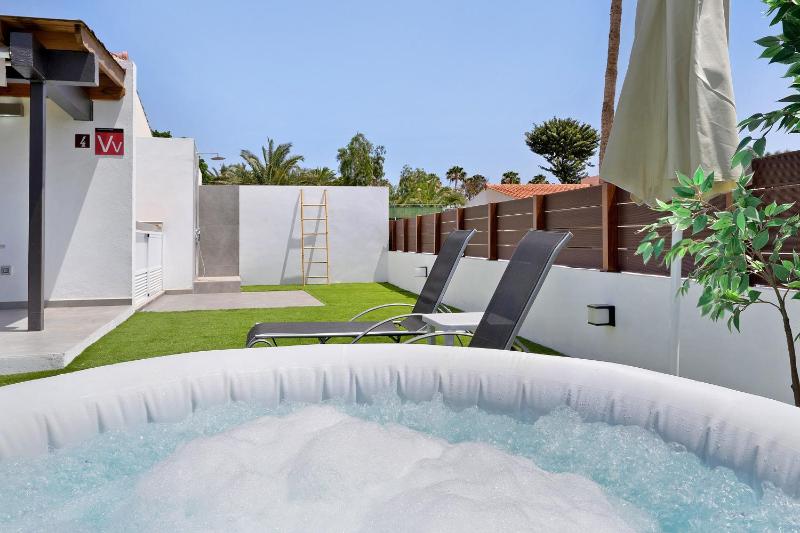 Casa Luna Kingbed and Jacuzzi - image 13