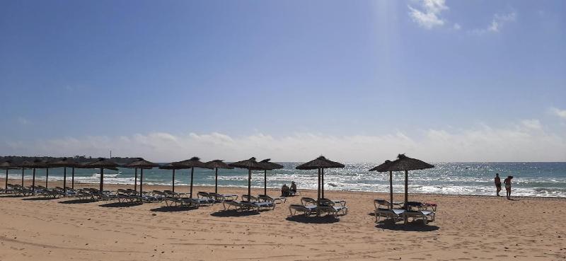 Two bedroom seafront apartment - image 6