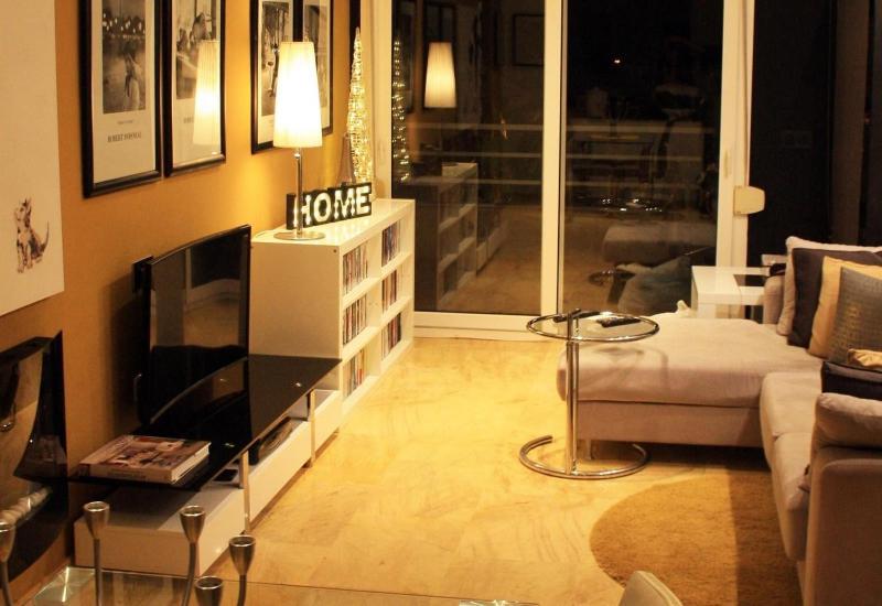 Two bedroom seafront apartment - image 15
