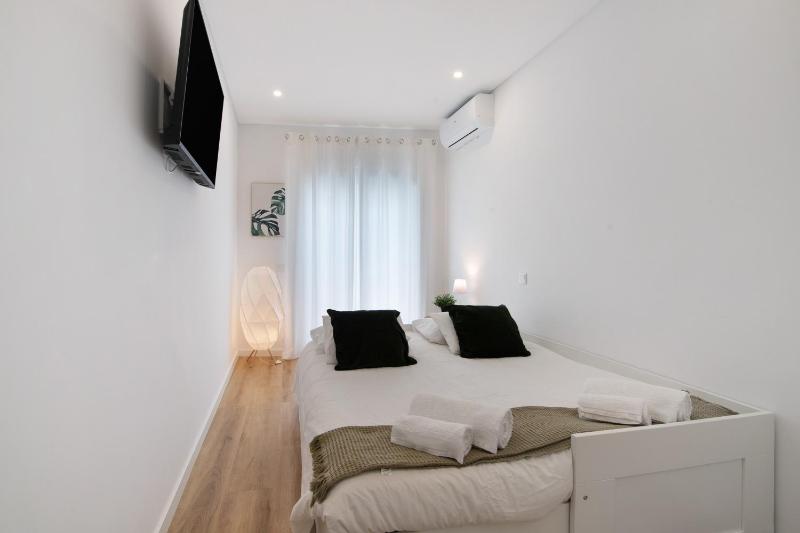 Downtown Lux Apartment - image 12