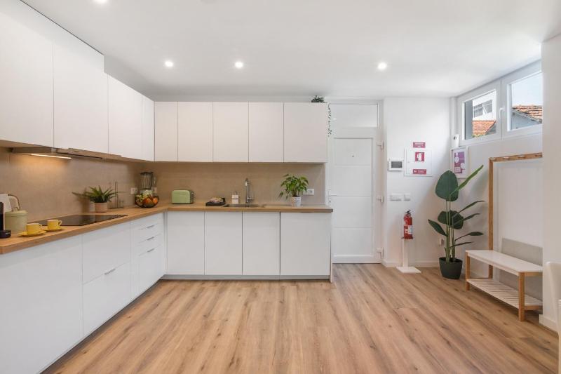 Downtown Lux Apartment - image 21
