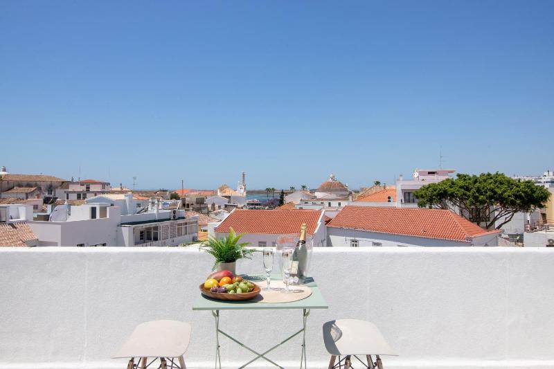 Downtown Lux Apartment - image 24